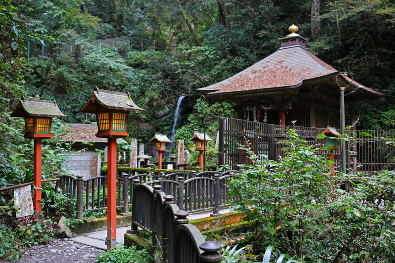 Biwa Waterfall & Shrine