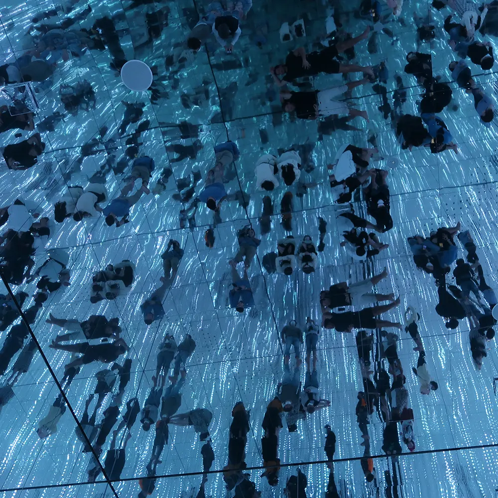 Mirrored floor at TeamLab Planets